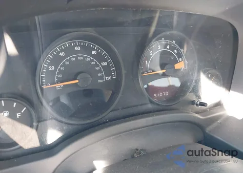 2015 Jeep Patriot Latitude z USA, uszkodzony, nr VIN 1C4NJRFB7FD354194